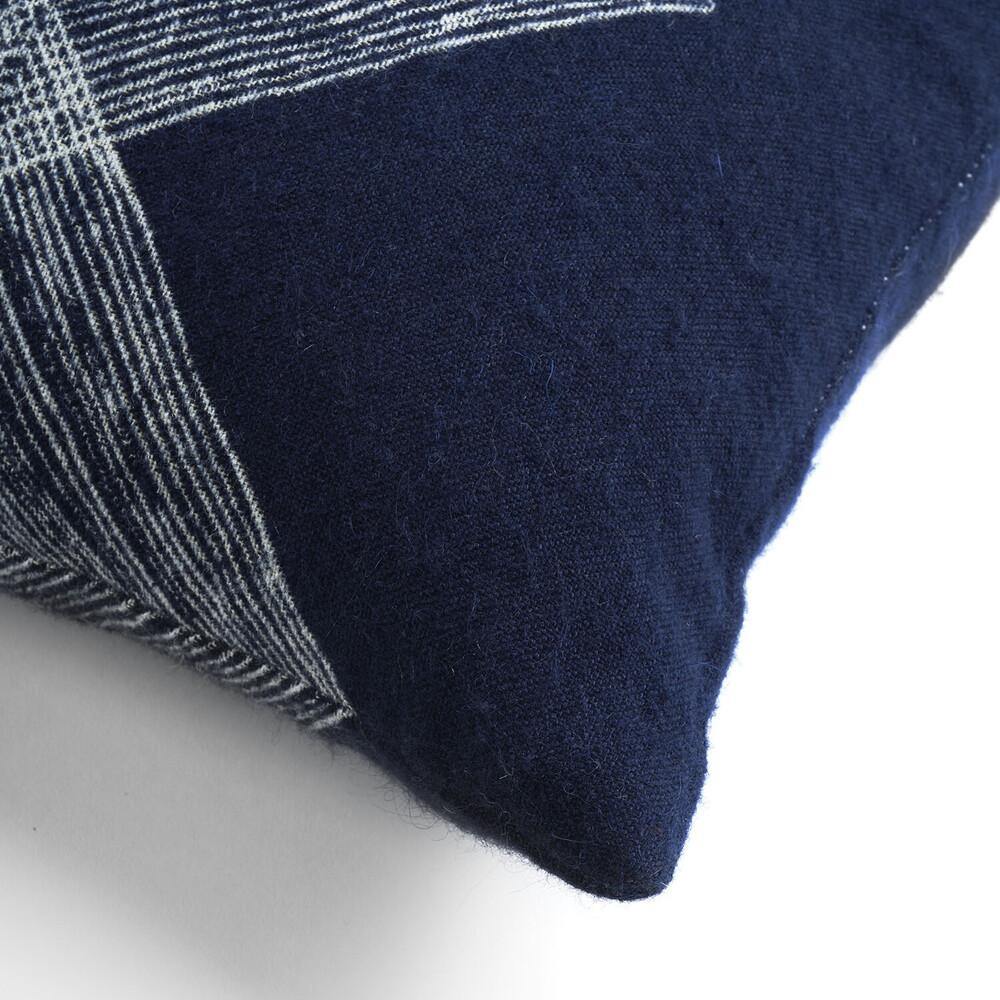 COJIN LUMBAR NAVY LINEAS ROMBOS - CARMAN Showroom