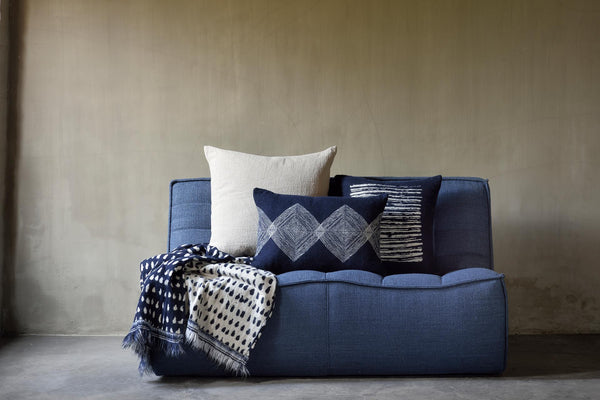 COJIN LUMBAR NAVY LINEAS ROMBOS